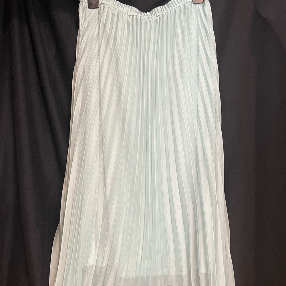 H&M pleated skirt